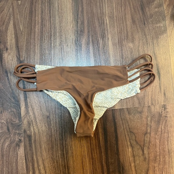 Acacia Bikini Bottom - Picture 3 of 4